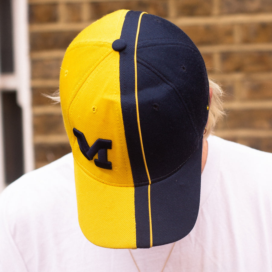 Nike Late 90's / Early 00's Embroidered Swoosh Cap in Navy and Yellow