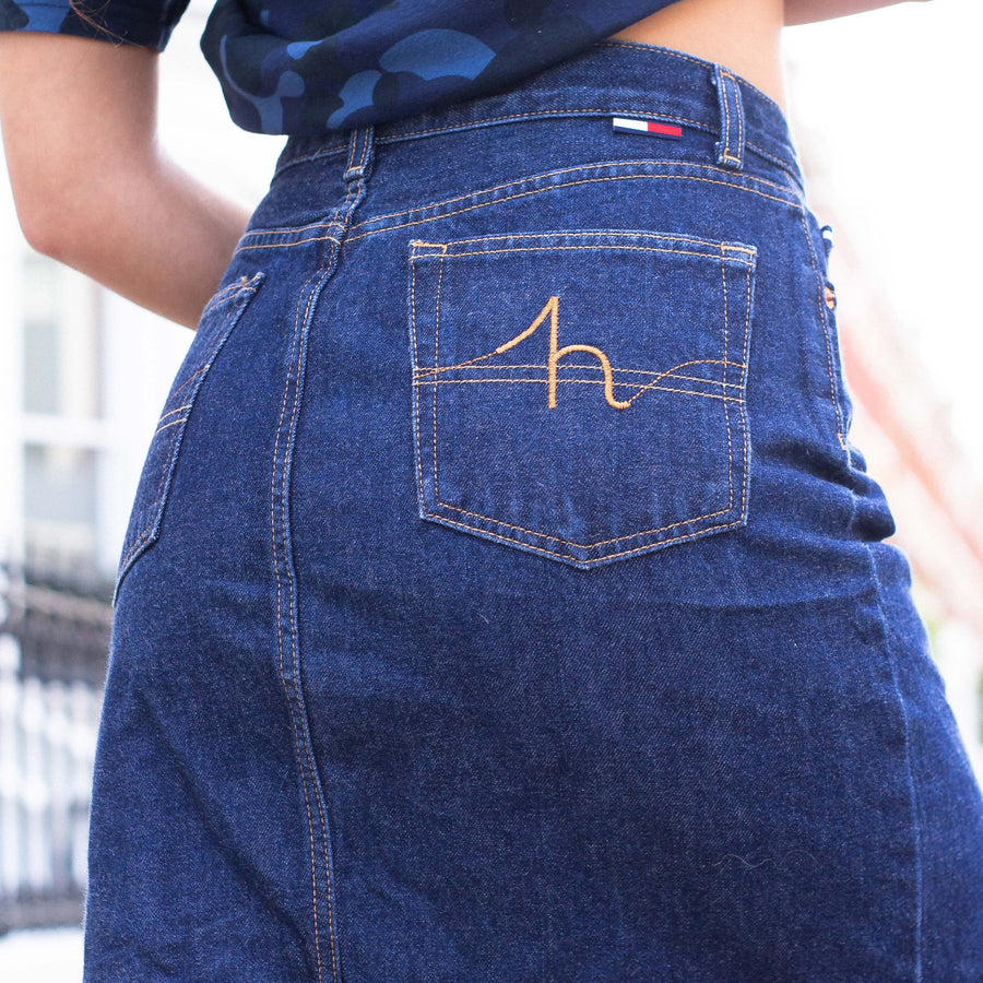 Tommy Jeans 90's Embroidered Logo Denim Skirt in Navy