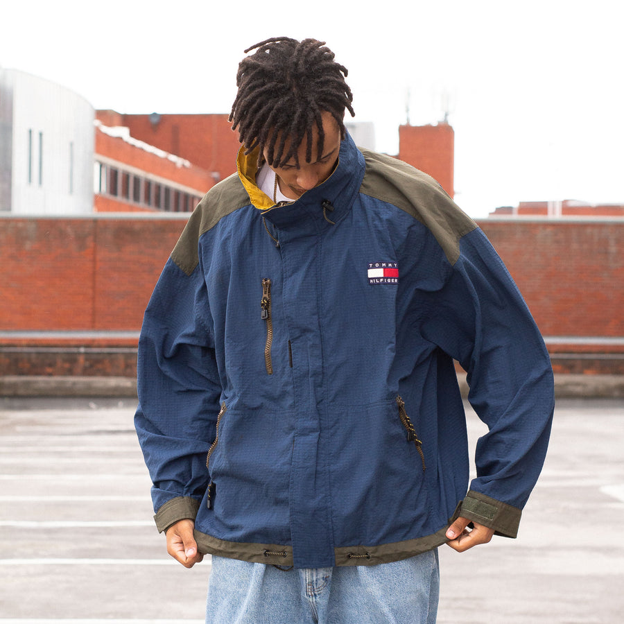 Tommy Hilfiger 90's Embroidered Logo Waterproof Parka Jacket in Navy and Khaki