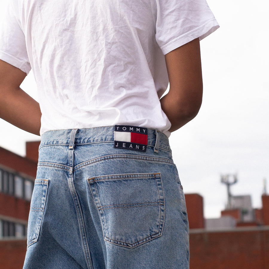 Tommy Hilfiger 90's Patch Logo Straight Legged Denim Jeans in Blue