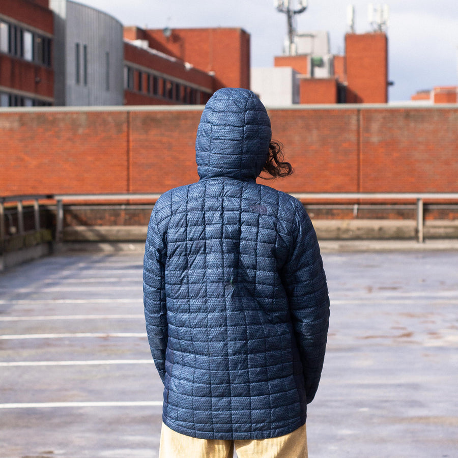 The North Face Embroidered Logo Thin Down Puffer Jacket in Navy