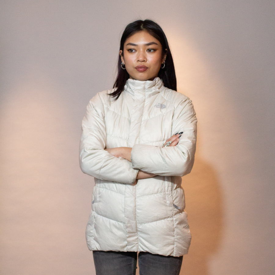 The North Face 550 Hooded Puffer Jacket in Off White