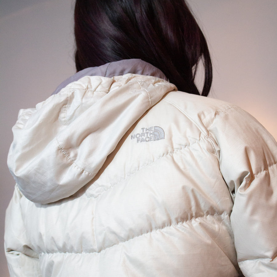 The North Face 550 Hooded Puffer Jacket in Off White