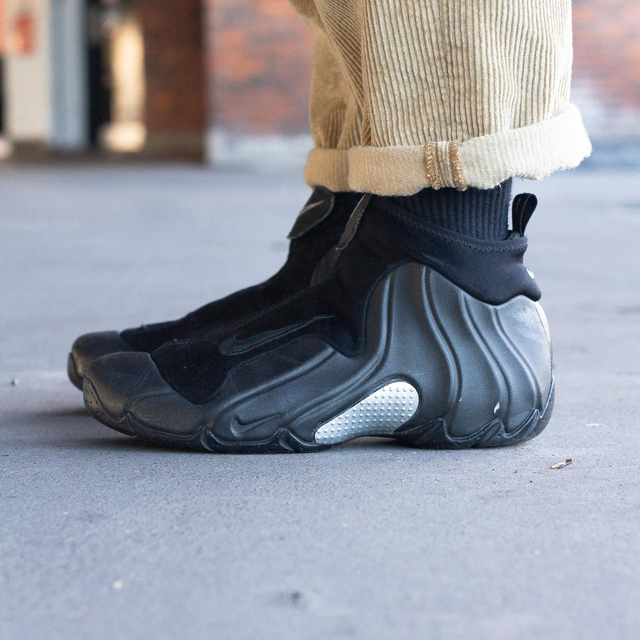 Nike Air Flightposite 1999 Trainers in Black and White