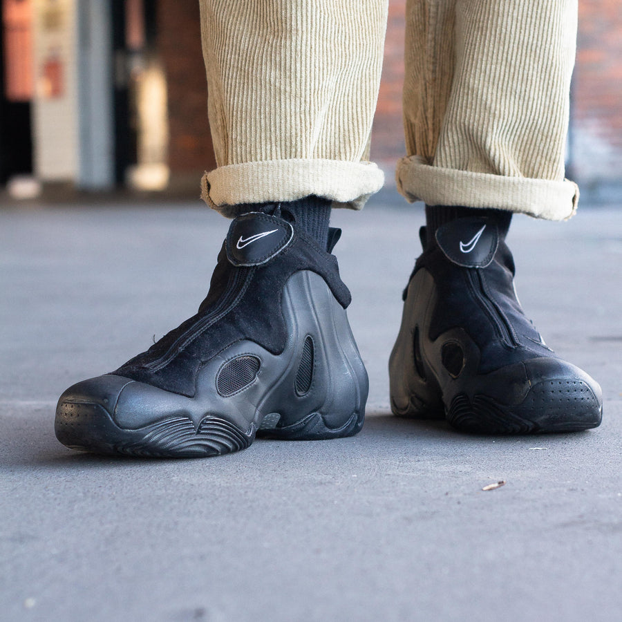 Nike Air Flightposite 1999 Trainers in Black and White