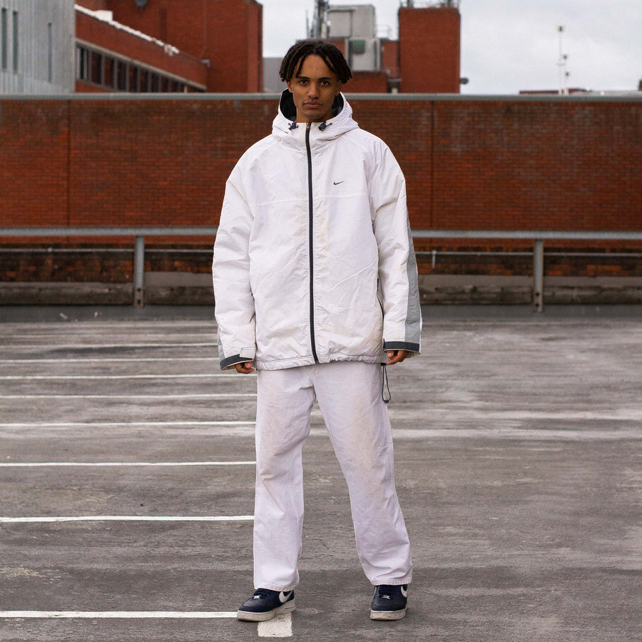Nike Early 00's Embroidered Swoosh Waterproof Fleece Lined Parka Jacket in White and Grey