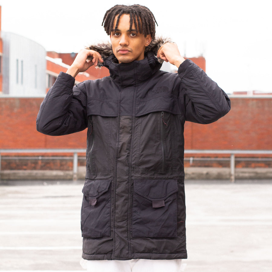 The North Face Embroidered Logo Waterproof Hyvent Parka Jacket in Black