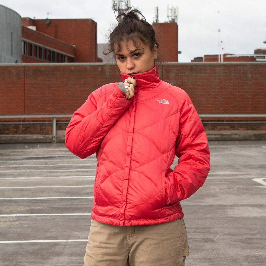 The North Face Embroidered Logo 550 Down Puffer Jacket in Pink and Grey